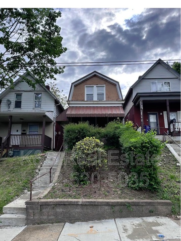 Pittsburgh House: 113 Redlyn Street