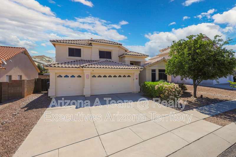 Tucson House: 831 S Rincon Rising Road
