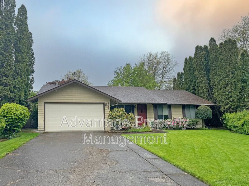 Corvallis House: 2350 NW Green Circle