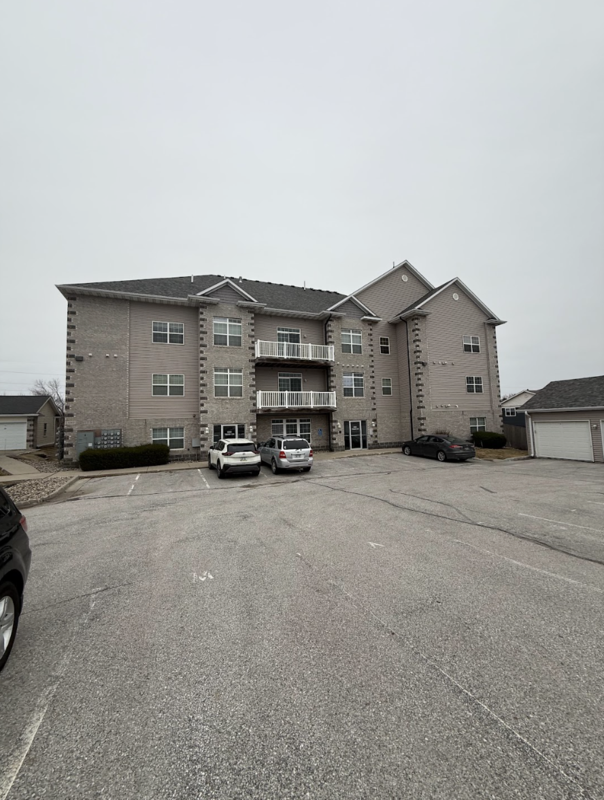 Ames House: 4503 Twain 102