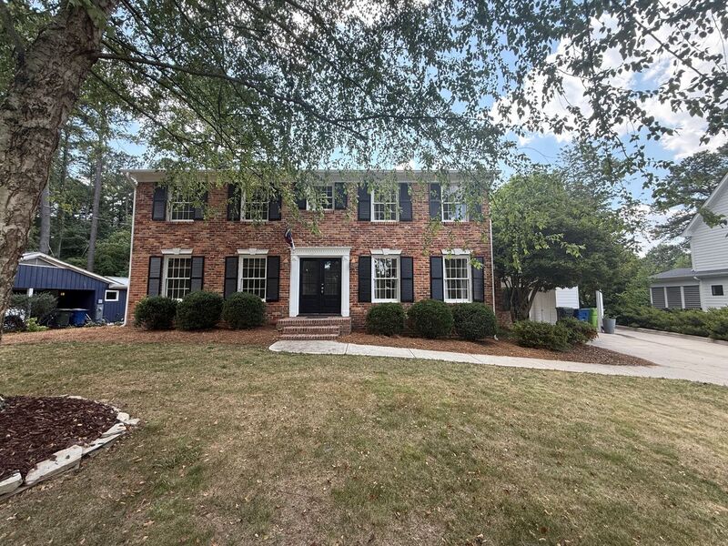 Raleigh House: 5017 Sandlewood Drive