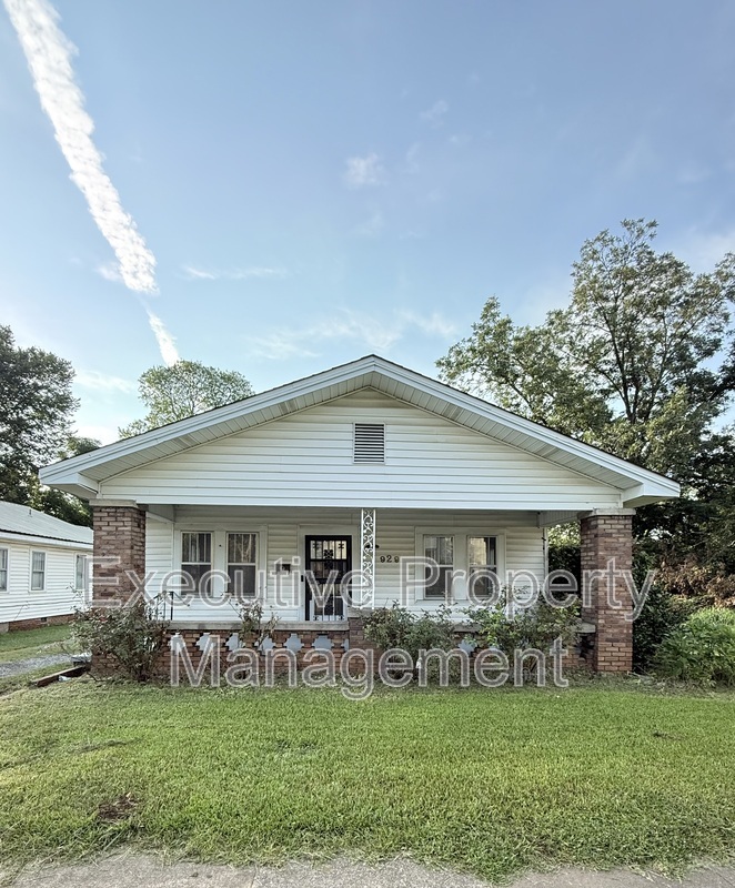 Birmingham House: 929 Jackson Boulevard