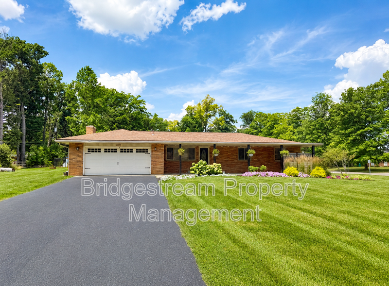 Beavercreek House: 2708 Ater Dr