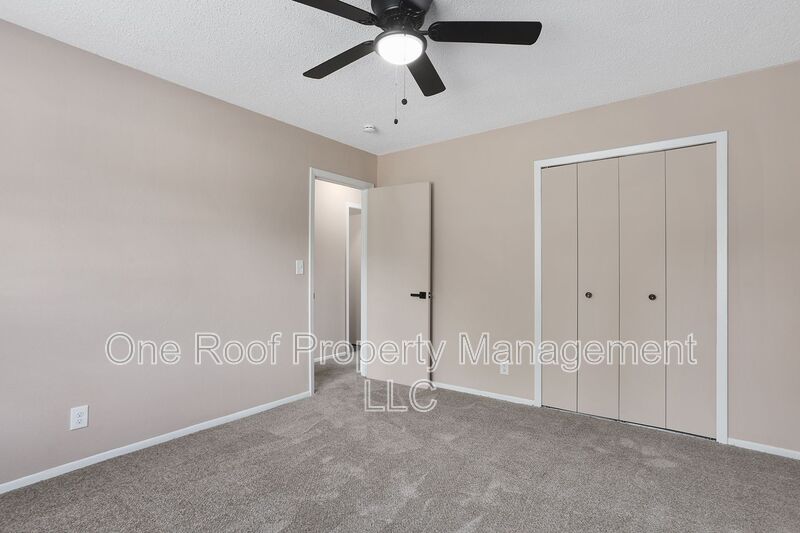 Harrisonville House: 701 Linwood Dr.