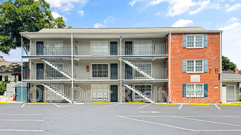 Williamsburg Condo: 732 Scotland Street