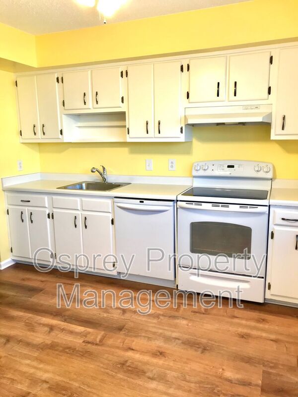 Charming 3-Bedroom Townhome in VB "ASK ABOUT OUR ZERO DEPOSIT" - Photo 2