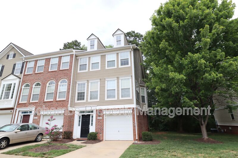 Raleigh House: 8120 Upper Lake Dr