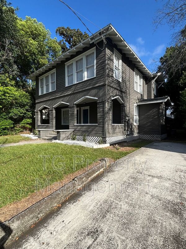 Jacksonville House: 2561 Rosselle St