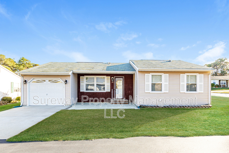 Whiting House: 49 Westport Drive