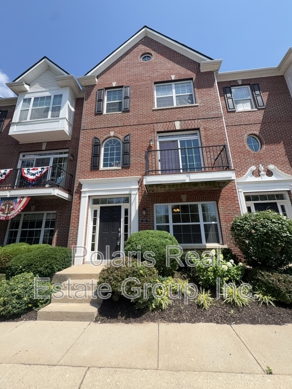 Carmel Condo: 121 11th St NW