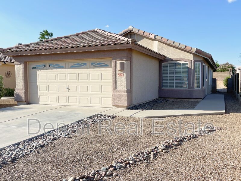 Request a Viewing for 2576 W. Summits End Court Tenant Turner