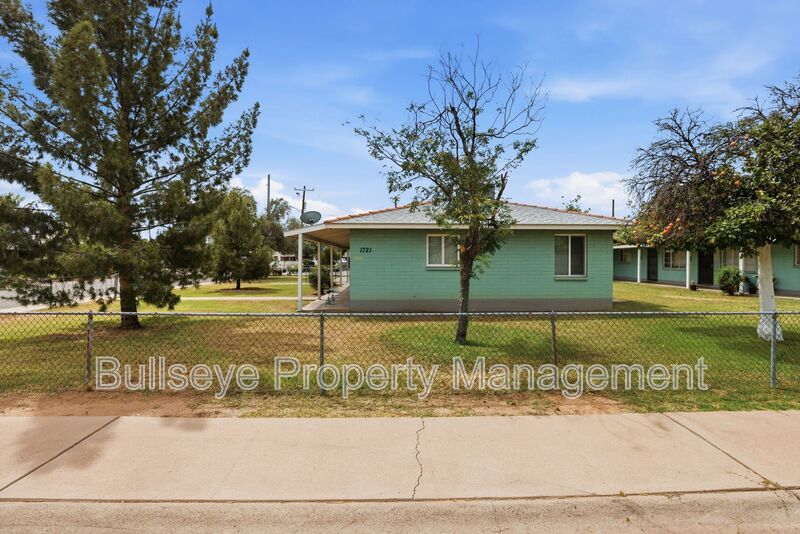 Phoenix Townhome: 1721 E Moreland St #2