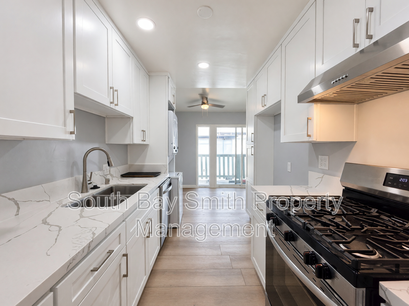 Redondo Beach Condo: 1905 Camino de la Costa