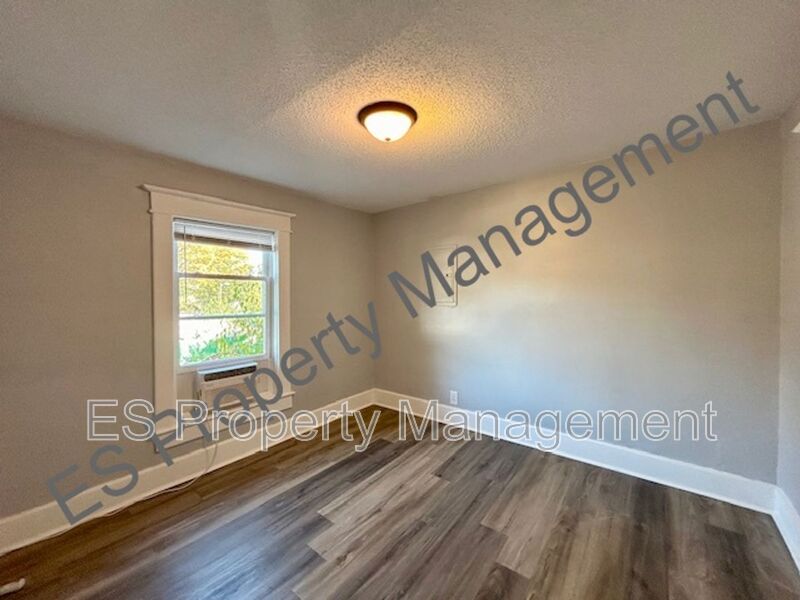 NOW AVAILABLE!! Charming Two Bedroom One Bathroom Duplex!!! - Photo 16