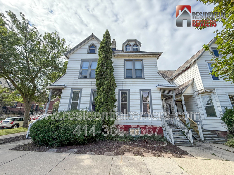 Milwauke Townhome: 1503 N Cass Street