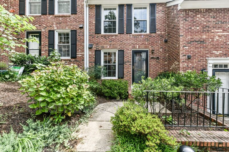 Arlington Condo: 2534 S Walter Reed Dr