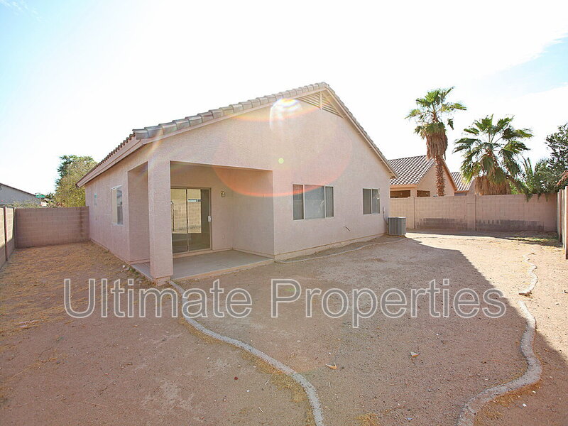 Avondale House: 11808 W Cambridge Ave