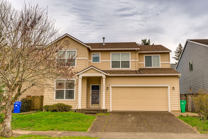 Portland House: 16552 Northeast Pacific Terrace