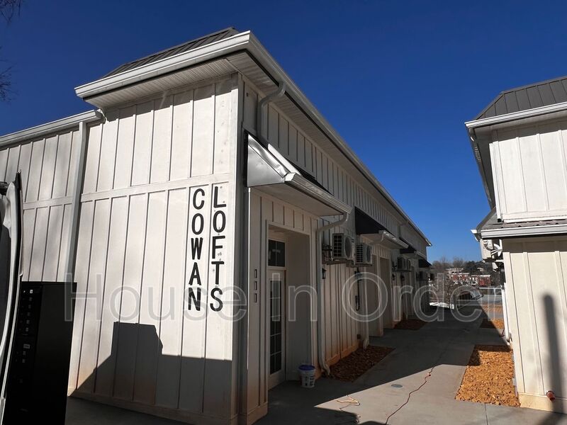 Rutherfordton House: 198 Cowan St.