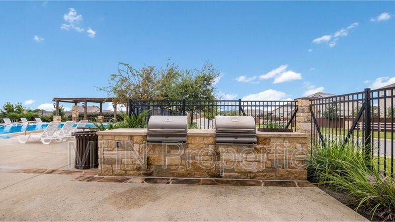 *First Time Rental* 3 bed/2 bath Beautiful New Construction home, located in New Braunfels! - Slider navigation 30