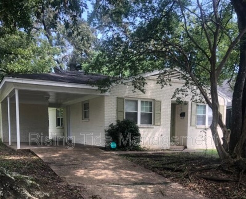 Montgomery House: 2131 E 2nd St