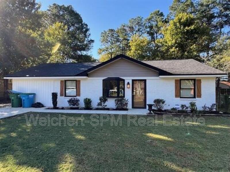 Arlington House: 10995 Dixon Robinson Drive Arlington, TN 38002