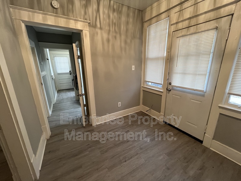 Photo 3 of 1111 North Parkway 3