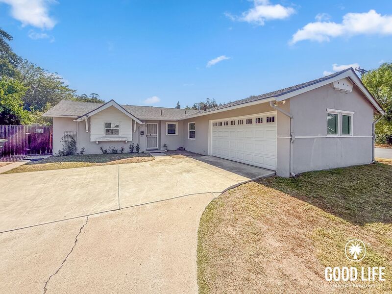 Poway House: 14213 Tobiasson Rd