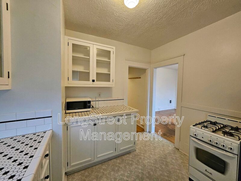 Portland Condo: 1631 NW Everett St