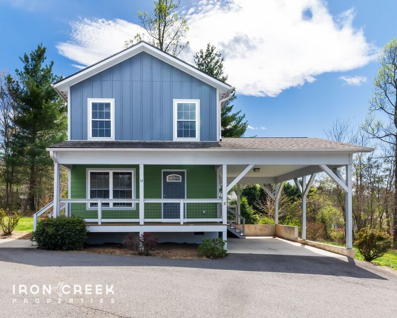 Asheville House: 14 Cricket Crossing Court