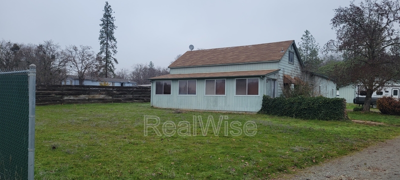 Grants Pass House: 6201 Highland Ave