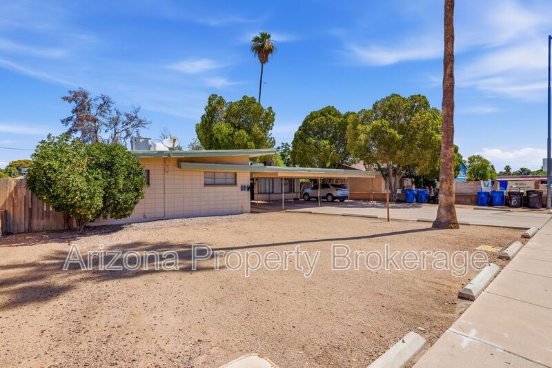 Mesa Condo: 450 W. 6th St.