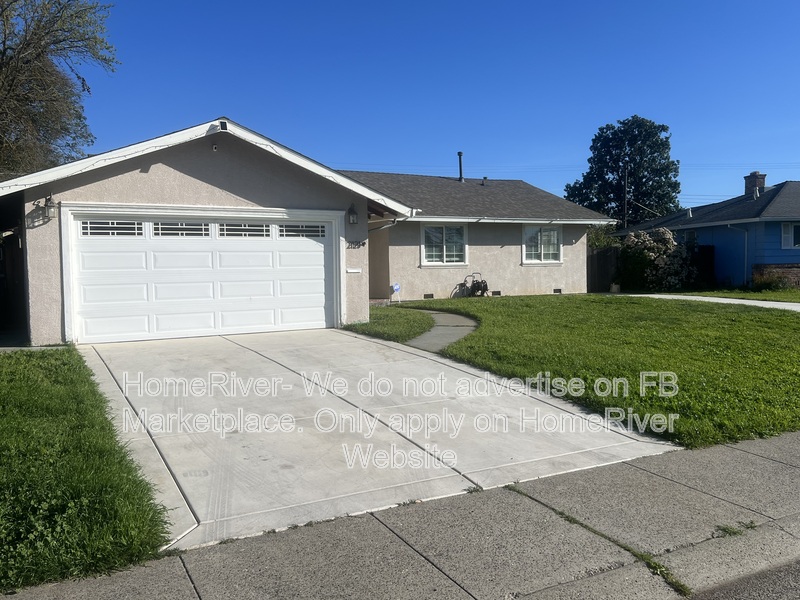 Sacramento House: 2121 Aaron Way