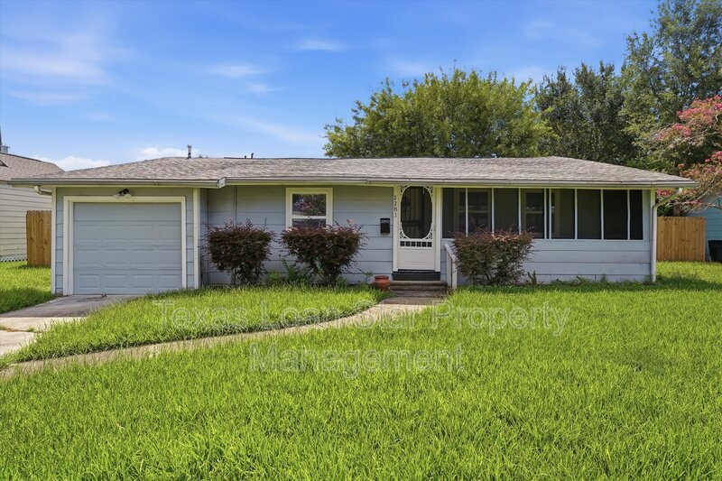 Houston House: 2281 Des Jardines St