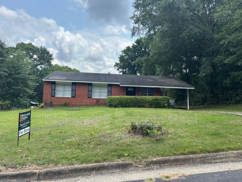 Columbus House: 6270 Stoneway Drive