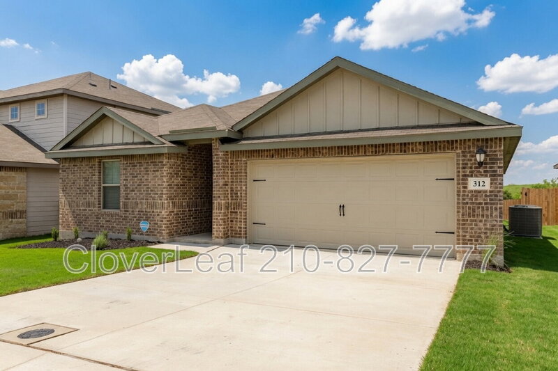 Schertz House: 312 Shelton Pass