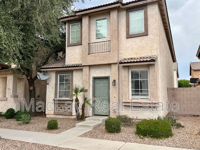 Phoenix House: 5216 W Albeniz Pl