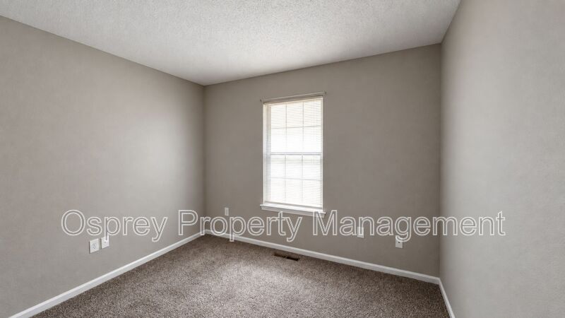 Spacious 3-Bedroom Corner-Unit Townhome with Private Patio in VB! - Photo 9