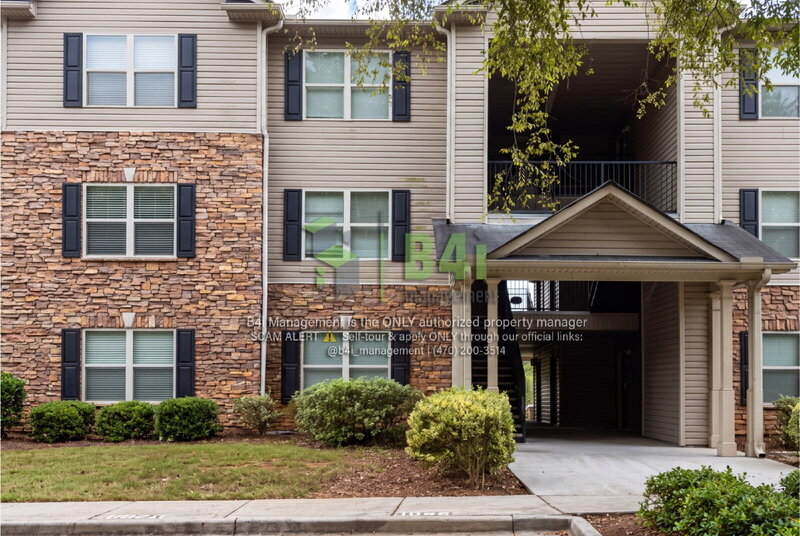 Stonecrest Townhome: 5201 Fairington Club Drive