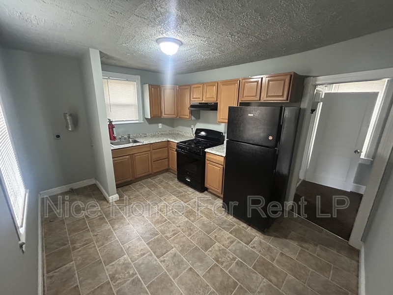Riverside Condo: 29 Webster St - B
