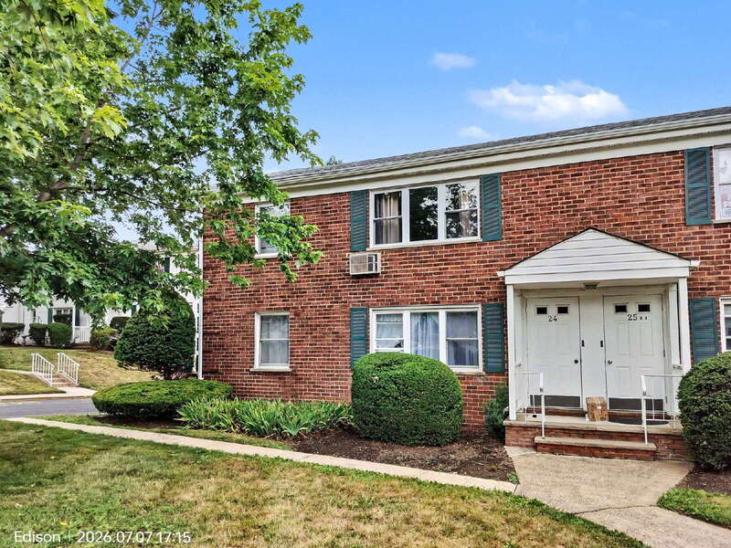 Edison Condo: 24A Garfield Park