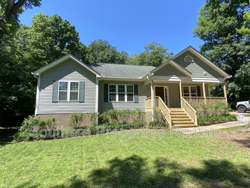 Sanford House: 1906 Owls Nest Road