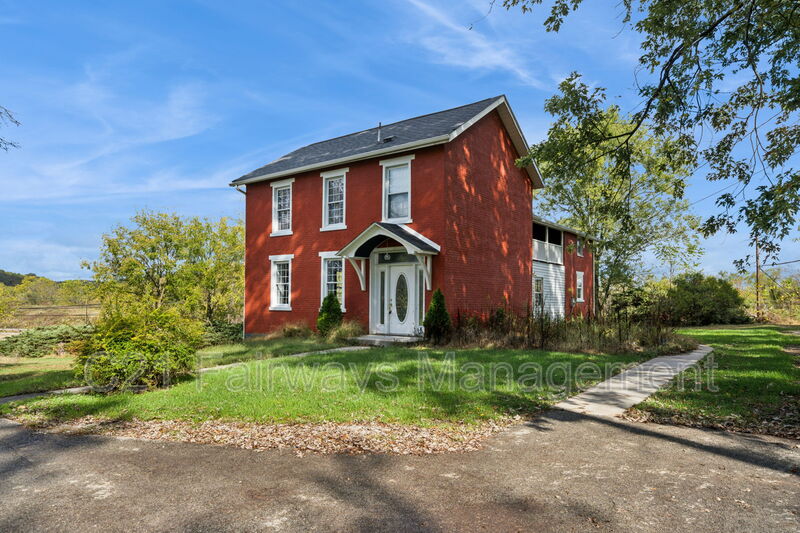 New Alexandria House: 8113 U.S. 22