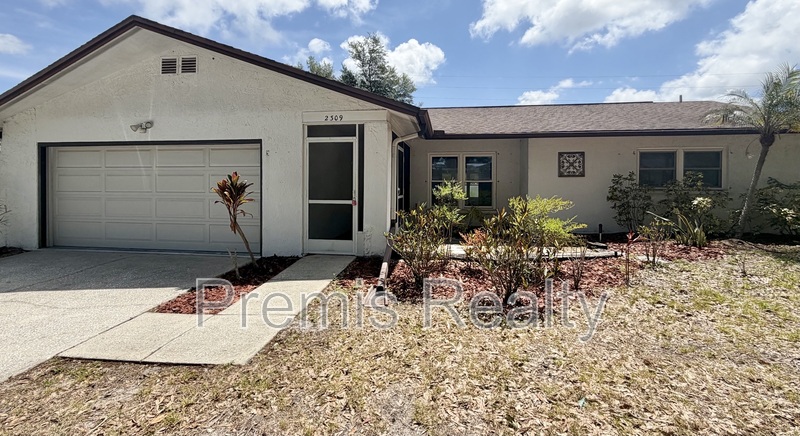 Palm Harbor House: 2390 Malcolm Drive