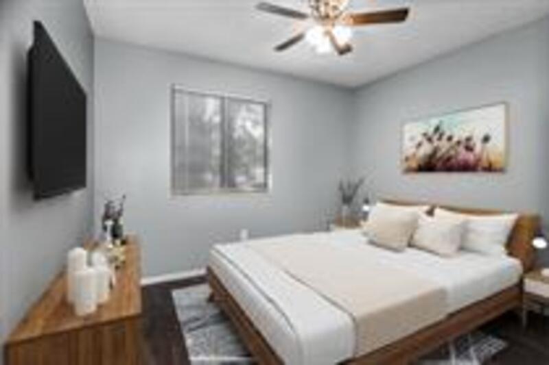 Lee's Summit Condo: 3 NW O'Brien Rd - 2