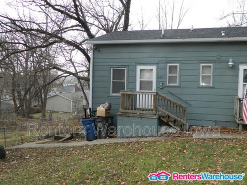 Des Moines House: 2826 Oxford St