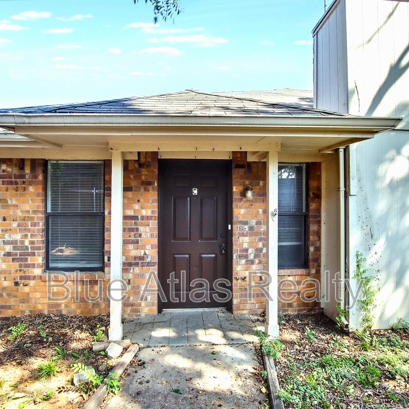 Irving Condo: 916 Hilltop Drive - C