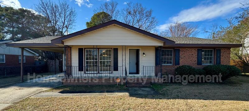 Fayetteville House: 622 Glensford Dr.