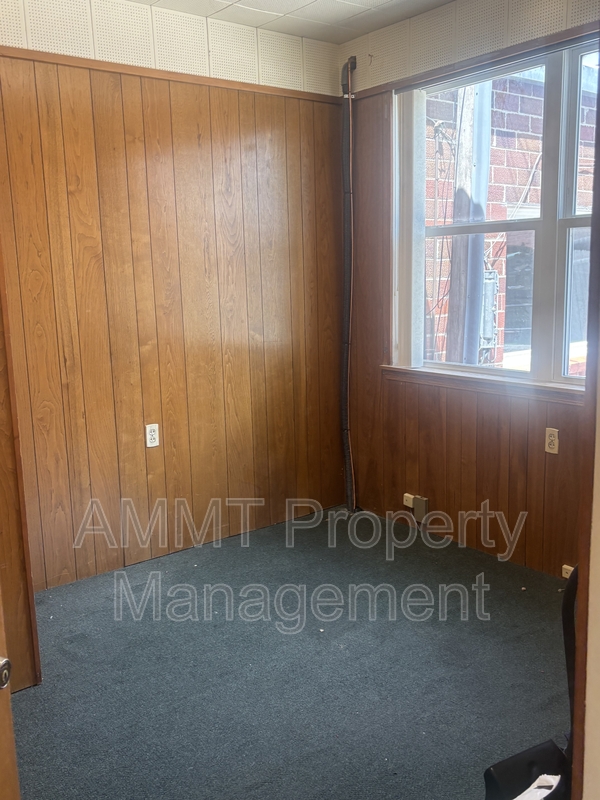 Vinton House: 114 East 4th Street - 13