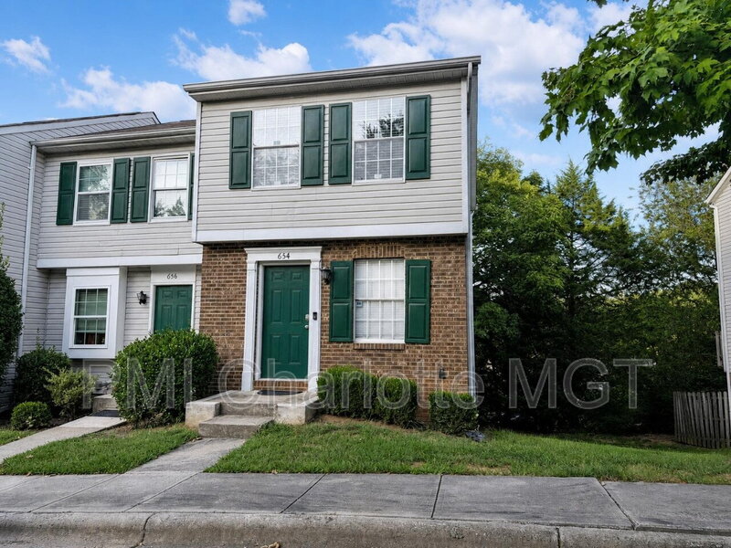 Charlotte Townhome: 654 Lex Drive